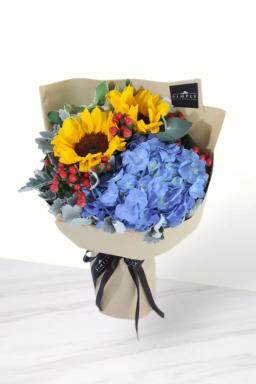 Baptist University Graduation Bouquet-San Po Kong Flower Shop