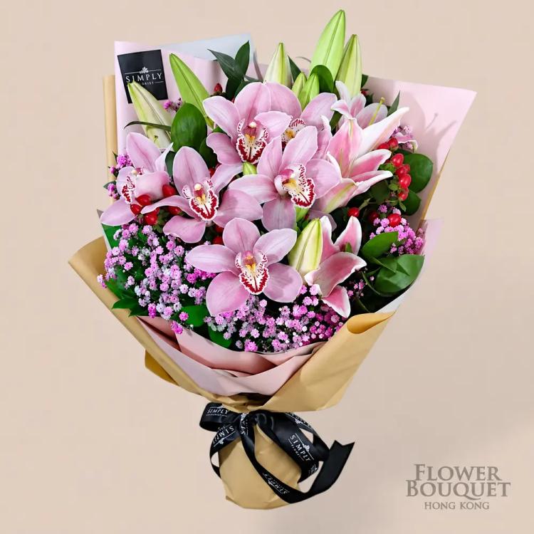 火百合 + 惠蘭 + 星花 花束 (兩天前預訂) 火百合 + 惠蘭 + 星花 花束 (兩天前預訂)