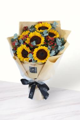Hong Kong University Graduation Bouquet - Admiralty Flower Shop
